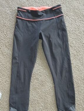 Lululemon 4 Gray Athletic Leggings